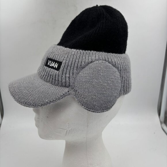 Knitted Warm Hat With Visor & Ear Flaps Gray & Black YUAN Brand Unisex Design Wi - Picture 4 of 6